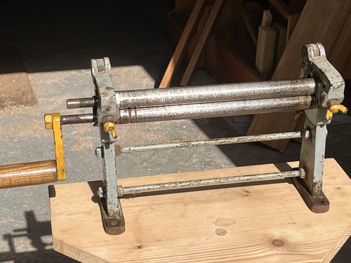Bench sheet metal roller slip - metal,